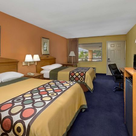 Super 8 By Wyndham Breaux Bridge Exterior foto
