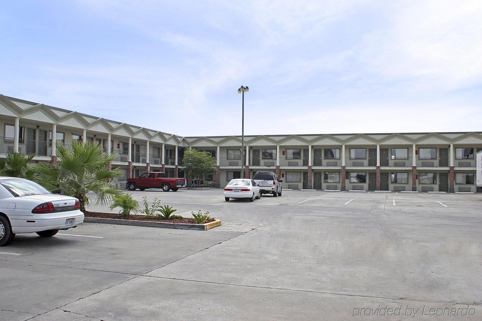 Super 8 By Wyndham Breaux Bridge Exterior foto