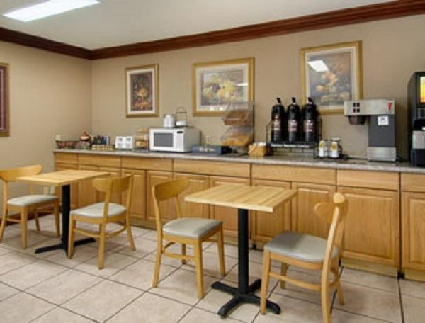 Super 8 By Wyndham Breaux Bridge Restaurante foto